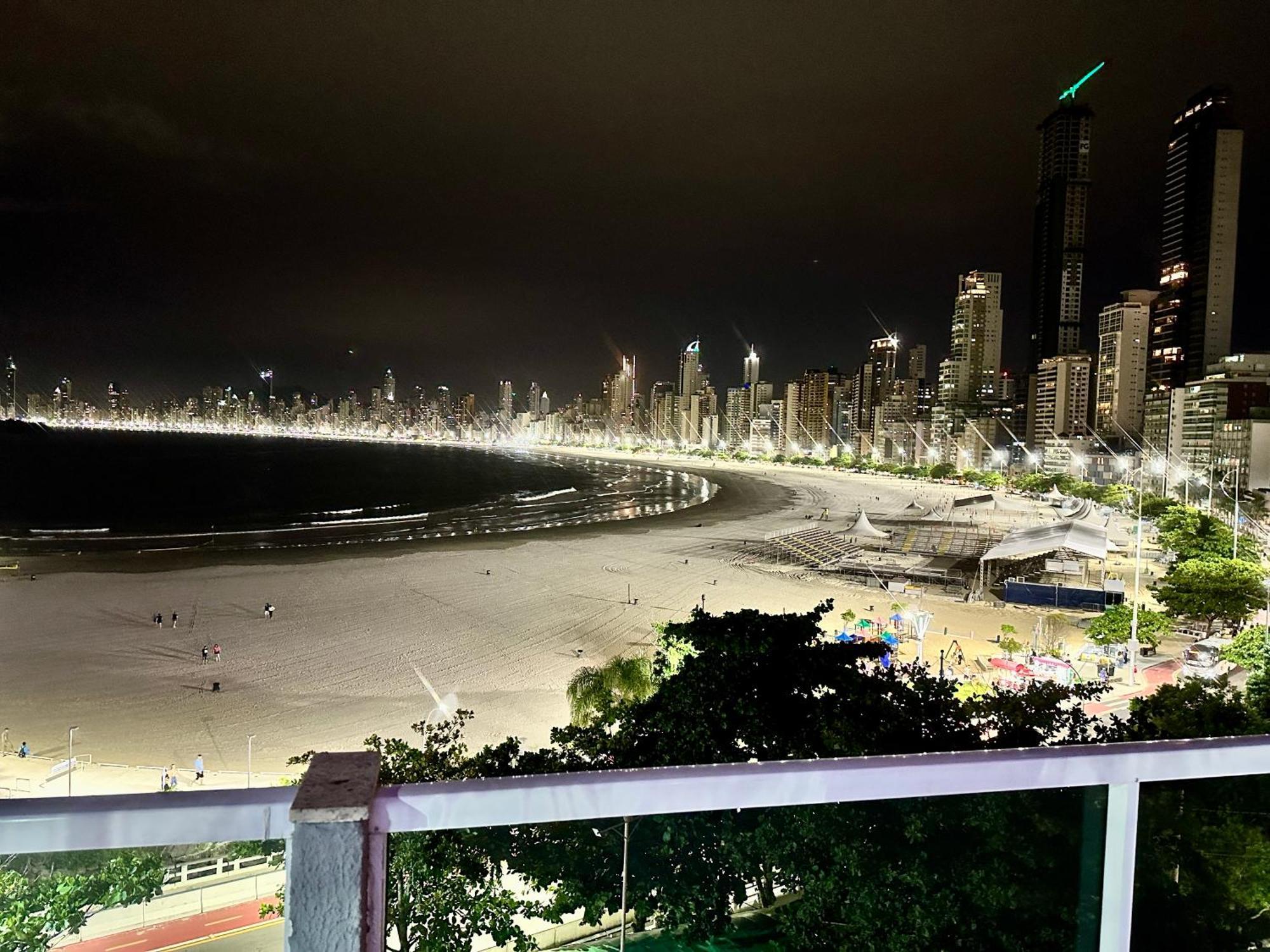 Roda Gigante, Garagem E Piscina Balneário Camboriú Exterior foto