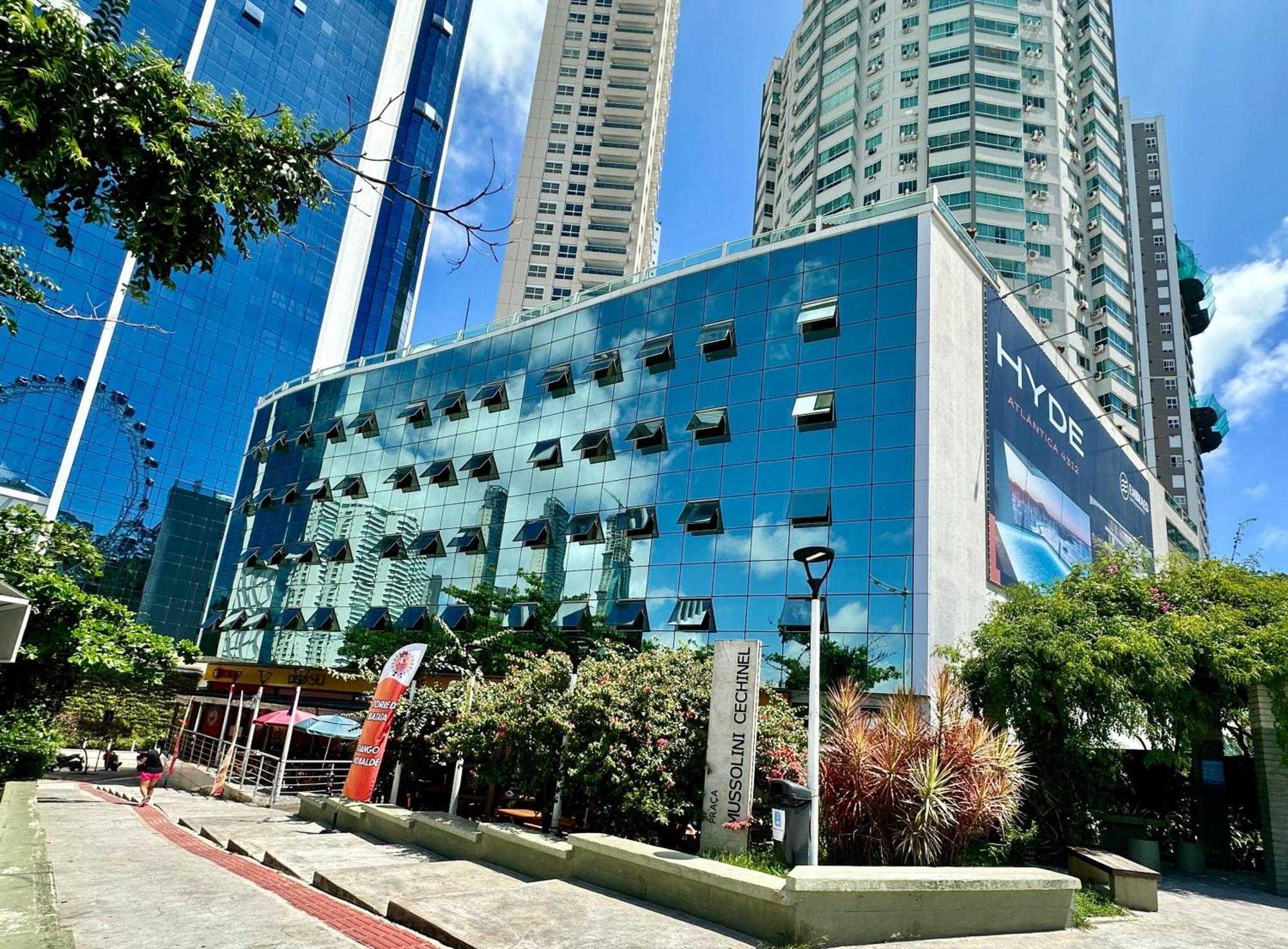 Roda Gigante, Garagem E Piscina Balneário Camboriú Exterior foto